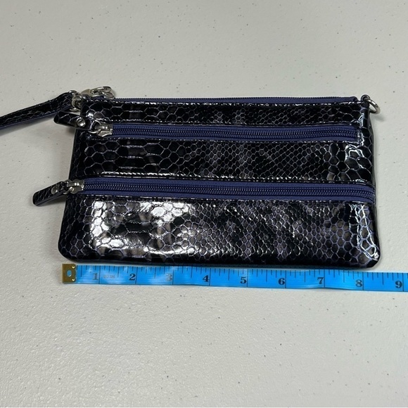 🆕 Danier Leather Snake Skin Embossed Patent Crossbody / Clutch - Picture 9 of 11